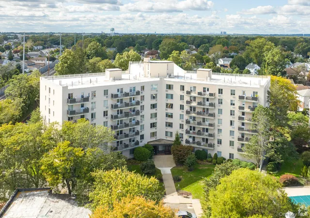 Photo 3 of Condo for sale at 135 Post Ave #6B, North Hempstead, NY 11590 | MLS# 1025621 | Listing updated on 2026-09-18