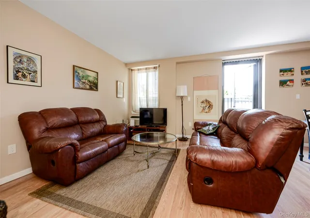 Photo 2 of Sale Pending at 100 W Broadway #1E, Long Beach, NY 11561 | MLS# 1025785 | Listing updated on 2026-09-18