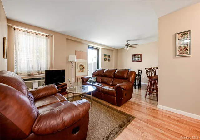 Photo 3 of Sale Pending at 100 W Broadway #1E, Long Beach, NY 11561 | MLS# 1025785 | Listing updated on 2026-09-18