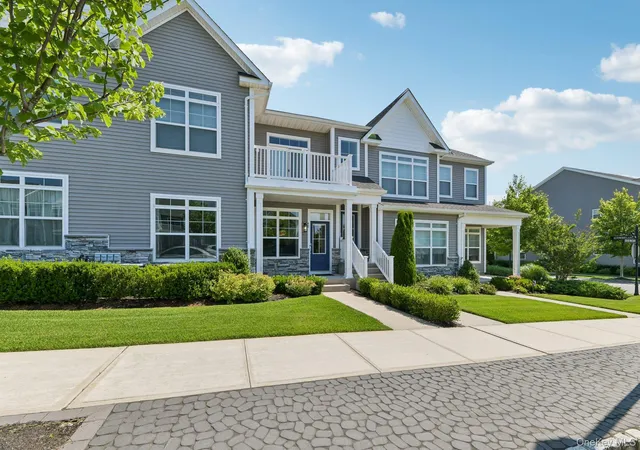 Condo for sale at 40 Grace Hall Ln, Brookhaven, NY 11980 | MLS# 1025814