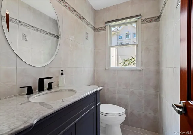Photo 3 of Sale Pending at 268 Ardsley St, Staten Island, NY 10306 | MLS# 1026004 | Listing updated on 2026-09-18