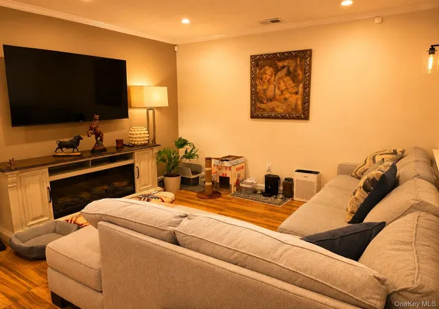 Listing Photo 4 - Condo for sale in building located at 141 Feller Dr, Islip, NY 11722 - Unit #141