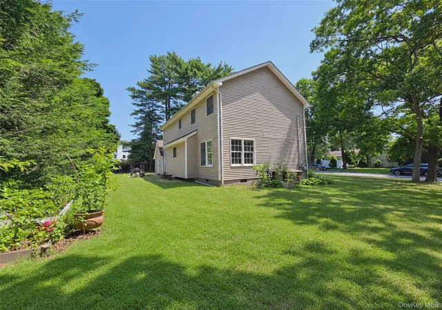 Photo 3 of Single family home for sale at 21 Sailer St, Smithtown, NY 11780 | MLS# 1026187 | Listing updated on 2026-09-18