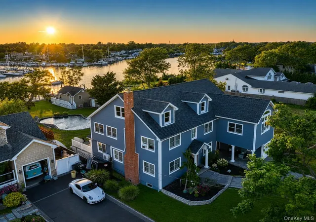 Photo 3 of Single family home for sale at 230 W Islip Rd, West Islip, NY 11795 | MLS# 1026344 | Listing updated on 2026-09-18