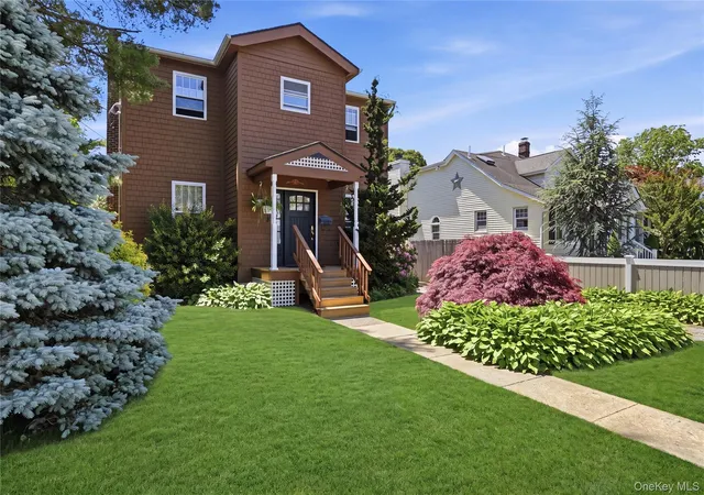 Photo 2 of Sale Pending at 100 Elm St, Islip, NY 11751 | MLS# 1026497 | Listing updated on 2026-09-18