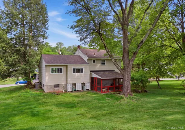 Photo 4 of Sale Pending at 24 Marcia Ln, Clarkstown, NY 10956 | MLS# 1026579 | Listing updated on 2026-09-18
