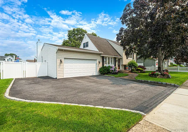 Photo 1 of Sale Pending at 835 Pease Ln, West Islip, NY 11795 | MLS# 1026660 | Listing updated on 2026-09-18