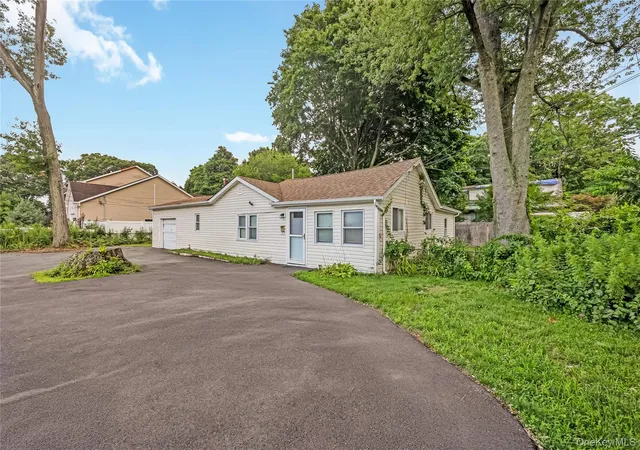 Photo 3 of Single family home for sale at 20 Buchanan Ave, Babylon, NY 11798 | MLS# 1026909 | Listing updated on 2026-09-18
