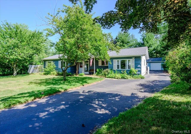 Photo 21 of Sale Pending at 14 Akron Pl, Shoreham, NY 11786 | MLS# 1026948 | Listing updated on 2026-09-18