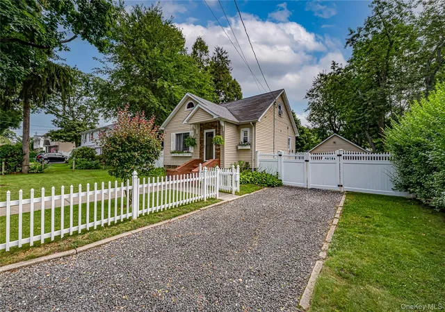 Photo 2 of Sale Pending at 234 Grand Ave, Babylon, NY 11757 | MLS# 1027001 | Listing updated on 2026-09-18