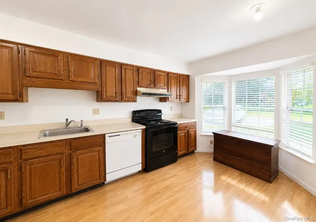 Listing Photo 4 - Condo for sale in building located at 2555 Youngs Ave, Southold, NY 11971 - Unit #3C