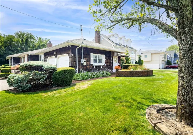 Photo 3 of Sale Pending at 131 Oceanview Rd, Hempstead, NY 11518 | MLS# 1027430 | Listing updated on 2026-09-18