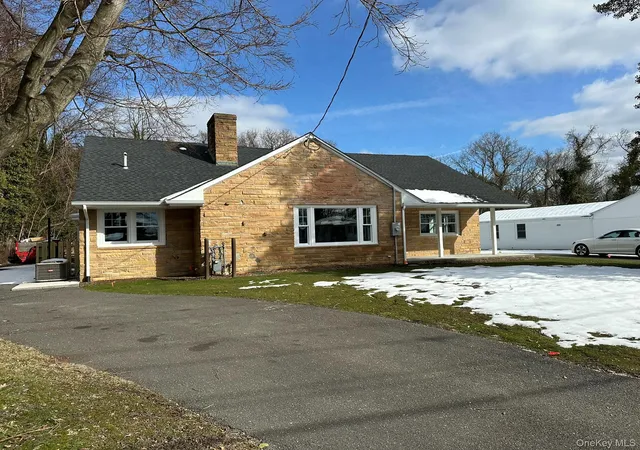 Photo 1 of Single family home for sale at 125 W Main St, Smithtown, NY 11754 | MLS# 1027445 | Listing updated on 2026-09-18