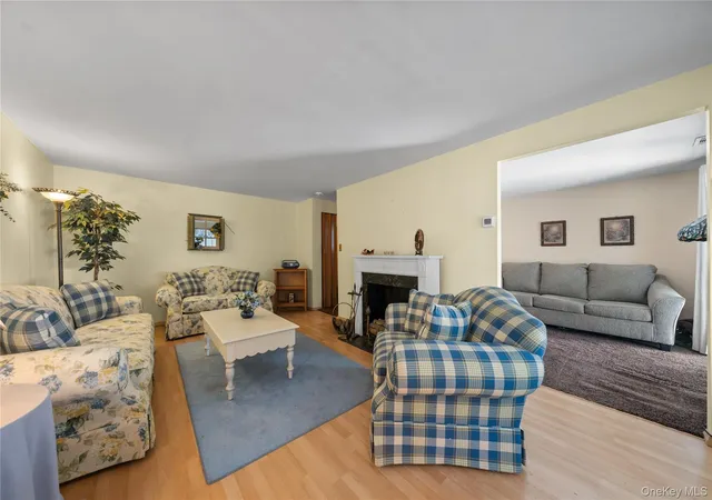 Listing Photo 4 - Condo for sale in building located at 26 Birchwood Rd, Brookhaven, NY 11727