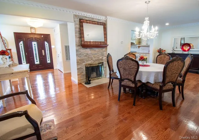 Photo 4 of Single family home for sale at 5 Hickory Ln, North Hempstead, NY 11577 | MLS# 1027617 | Listing updated on 2026-09-23