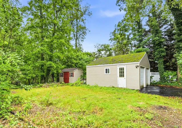 Photo 4 of Sale Pending at 62 Woodhull Pl, Huntington, NY 11768 | MLS# 1027755 | Listing updated on 2026-09-18