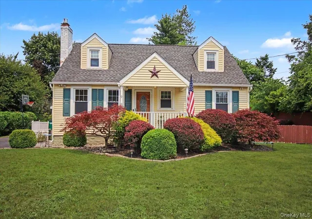Photo 1 of Single family home for sale at 9 Mansion Dr, Hyde Park, NY 12538 | MLS# 1028116 | Listing updated on 2026-09-16