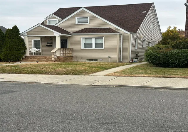 Photo 2 of Single family home for sale at 116 14 233rd Street, New York, NY 11411 | MLS# 1028586 | Listing updated on 2026-09-16