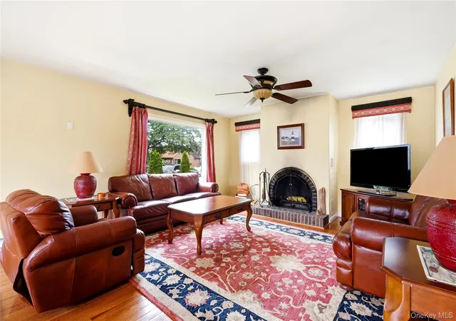 Photo 3 of Sale Pending at 88 Central Ave, Babylon, NY 11701 | MLS# 1028783 | Listing updated on 2026-09-18