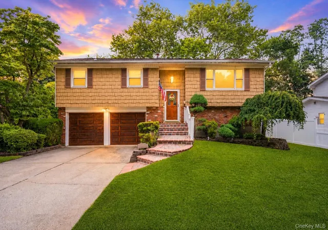 Photo 1 of Sale Pending at 26 Dartmouth Dr, Babylon, NY 11729 | MLS# 1028826 | Listing updated on 2026-09-17