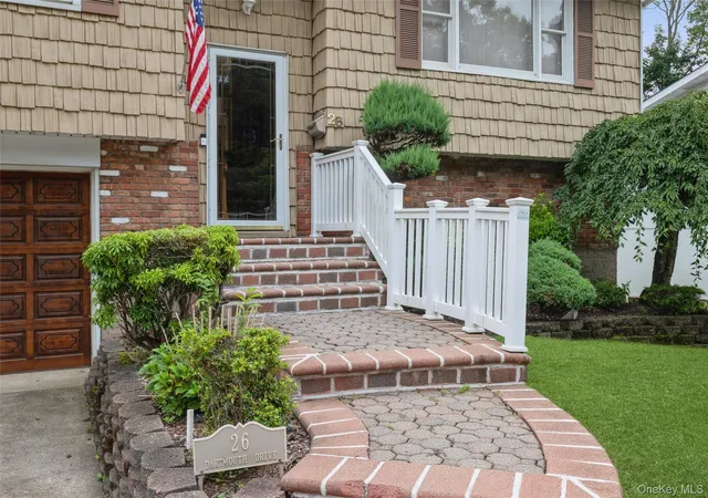 Photo 2 of Sale Pending at 26 Dartmouth Dr, Babylon, NY 11729 | MLS# 1028826 | Listing updated on 2026-09-17
