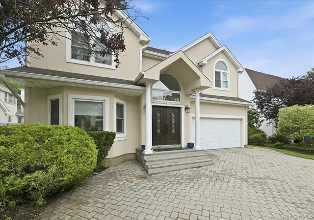 Photo 3 of Single family home for sale at 7 Laurel Ln, North Hempstead, NY 11568 | MLS# 1028873 | Listing updated on 2026-09-16