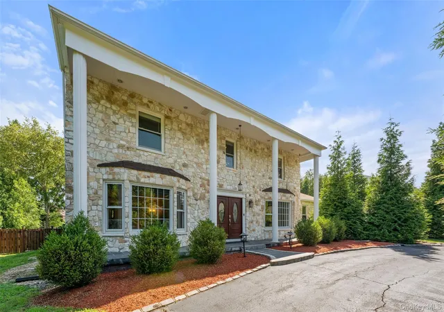 Photo 2 of Single family home for sale at 3 Tor Ter, New City, NY 10956 | MLS# 1029240 | Listing updated on 2026-09-18