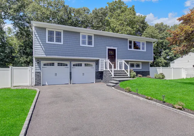 Photo 2 of Sale Pending at 10 Shenandoah Blvd, Brookhaven, NY 11776 | MLS# 1029551 | Listing updated on 2026-09-18