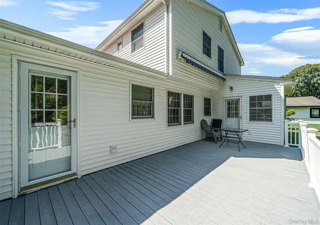Photo 4 of Sale Pending at 35 Royalston Ln, Brookhaven, NY 11720 | MLS# 1029673 | Listing updated on 2026-09-23