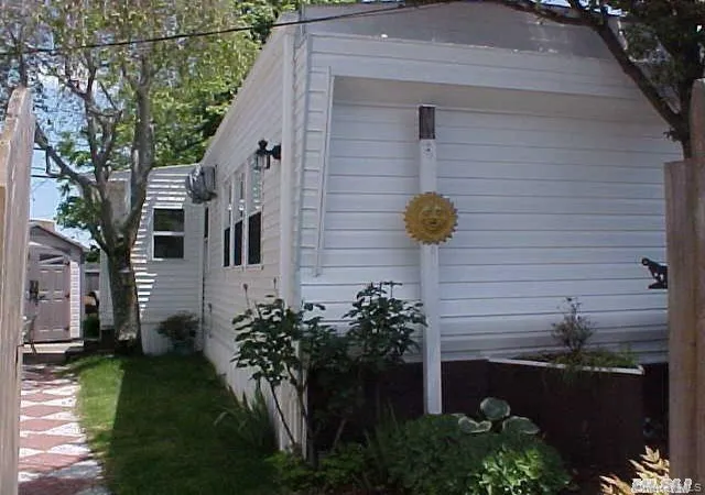 Photo 1 of Manufactured home for sale at 150 Main St #1F, Islip, NY 11751 | MLS# 1029685 | Listing updated on 2026-09-29