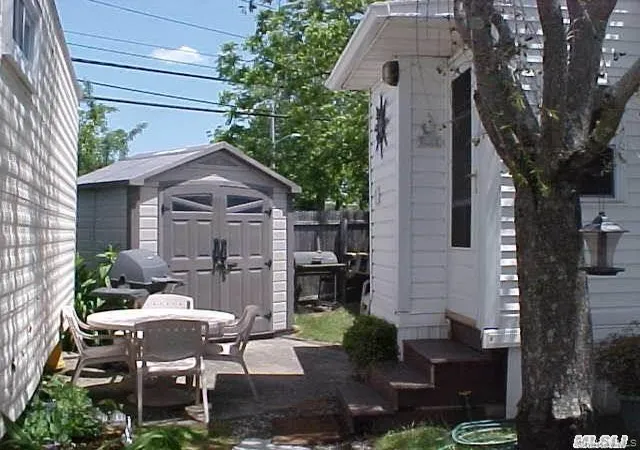 Photo 2 of Manufactured home for sale at 150 Main St #1F, Islip, NY 11751 | MLS# 1029685 | Listing updated on 2026-09-29