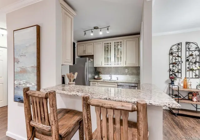 Photo 3 of Sale Pending at 91 Richmond Blvd #3A, Islip, NY 11779 | MLS# 1029943 | Listing updated on 2026-09-18