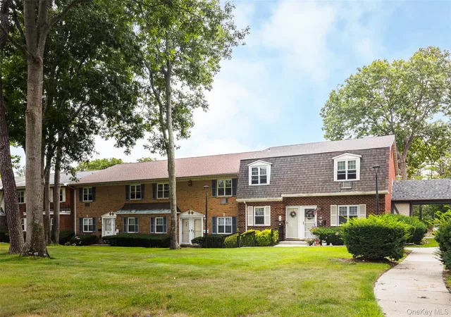 Photo 1 of Sale Pending at 11 Glen Holw Dr #D46, Brookhaven, NY 11742 | MLS# 1029944 | Listing updated on 2026-09-18