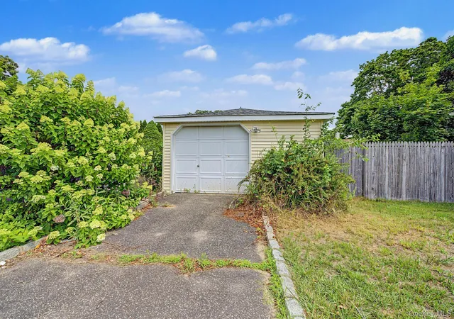 Photo 4 of Sale Pending at 257 Elizabeth Ave, Islip, NY 11741 | MLS# 1030202 | Listing updated on 2026-09-18