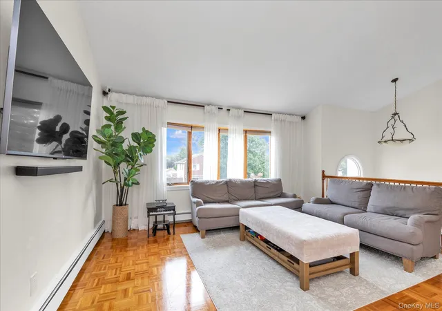 Photo 3 of Single family home for sale at 583 N Erie Ave, Babylon, NY 11757 | MLS# 1030232 | Listing updated on 2026-09-18