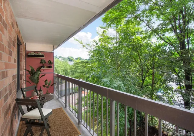 Listing Photo 4 - Condo for sale in building located at 50 Columbus Ave, Eastchester, NY 10707 - Unit #507