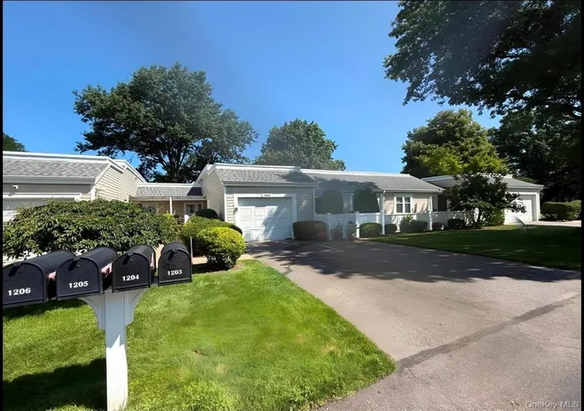 Photo 3 of Sale Pending at 1203 Cabot Ct, Smithtown, NY 11780 | MLS# 1030363 | Listing updated on 2026-09-18