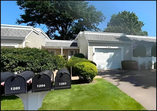 Photo 3 of Sale Pending at 1203 Cabot Ct, Smithtown, NY 11780 | MLS# 1030363 | Listing updated on 2026-09-18