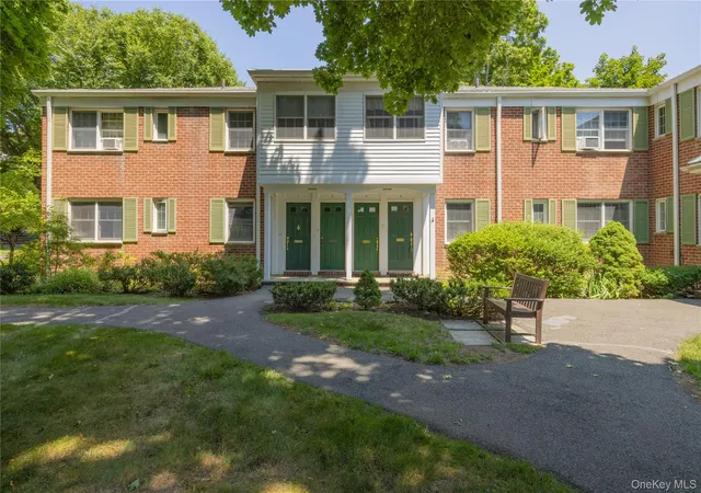 Photo 3 of Sale Pending at 590 Bedford Rd #3, Mount Pleasant, NY 10570 | MLS# 1030479 | Listing updated on 2026-09-16