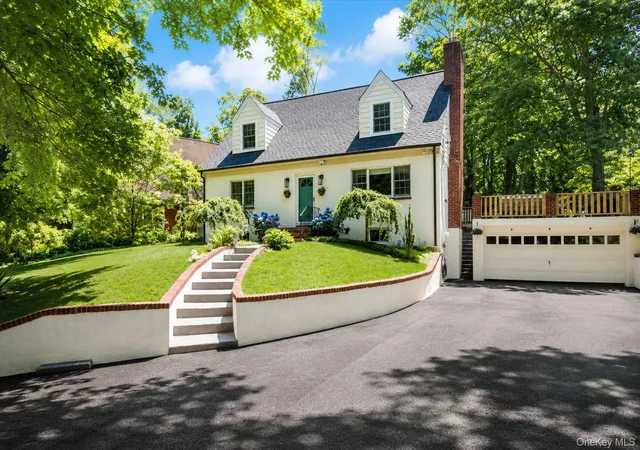 Photo 1 of Sale Pending at 58 Elwood Rd, Huntington, NY 11768 | MLS# 1030607 | Listing updated on 2026-09-18
