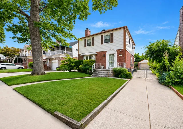 Photo 2 of Single family home for sale at 76 26 176th Street, New York, NY 11366 | MLS# 1030937 | Listing updated on 2026-09-18