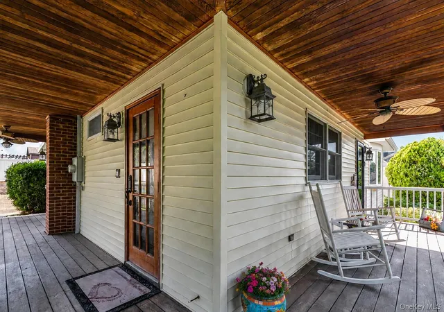 Photo 3 of Sale Pending at 14 Coles Pl, Huntington, NY 11768 | MLS# 1030943 | Listing updated on 2026-09-18