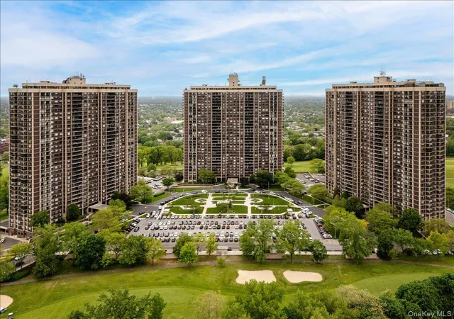 Photo 1 of Sale Pending at 270 10 Grand Central Pkwy #3F, New York, NY 11005 | MLS# 1030972 | Listing updated on 2026-09-29