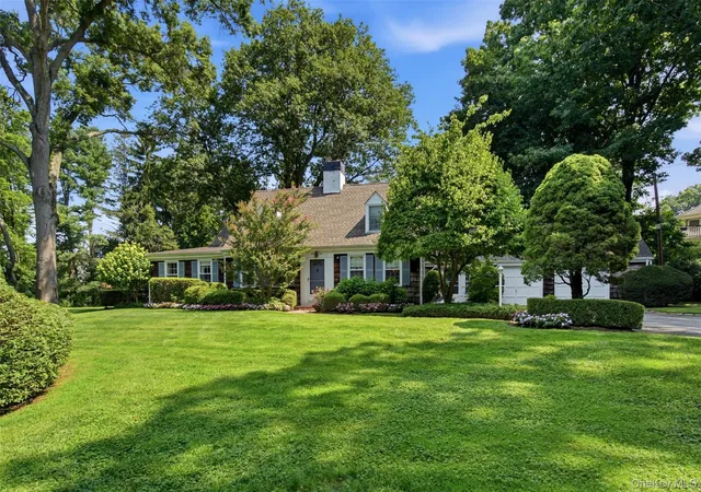 Photo 3 of Sale Pending at 1936 Midlane, Oyster Bay, NY 11791 | MLS# 1031054 | Listing updated on 2026-09-18