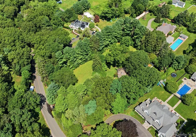 Photo 44 of Sale Pending at 1936 Midlane, Oyster Bay, NY 11791 | MLS# 1031054 | Listing updated on 2026-09-18