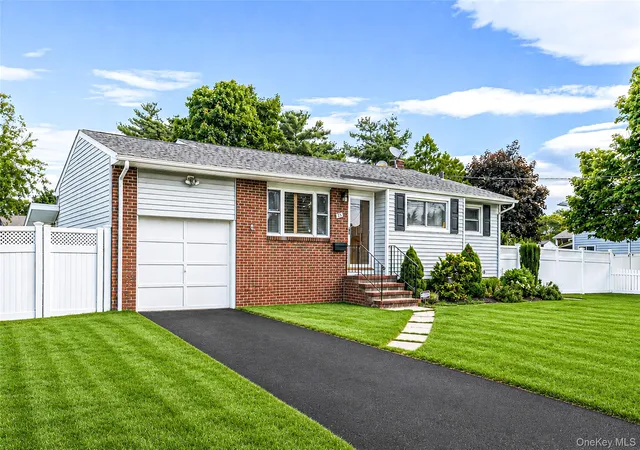 Photo 1 of Sale Pending at 25 Merritt St, Babylon, NY 11757 | MLS# 1031599 | Listing updated on 2026-09-18
