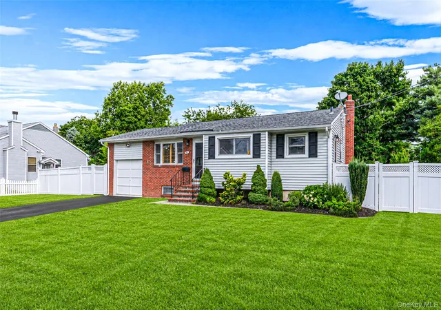 Photo 3 of Sale Pending at 25 Merritt St, Babylon, NY 11757 | MLS# 1031599 | Listing updated on 2026-09-18