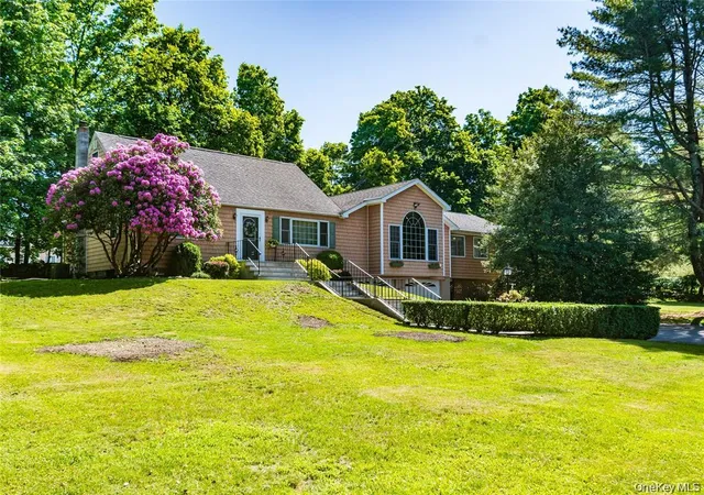 Photo 4 of Single family home for sale at 31 Bendlin Ln, Wallkill, NY 10932 | MLS# 1031608 | Listing updated on 2026-09-17