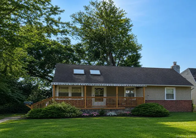 Photo 1 of Sale Pending at 30 Anderson Ave, Babylon, NY 11703 | MLS# 1032215 | Listing updated on 2026-09-18
