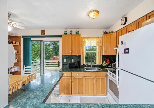 Photo 4 of Sale Pending at 30 Anderson Ave, Babylon, NY 11703 | MLS# 1032215 | Listing updated on 2026-09-18
